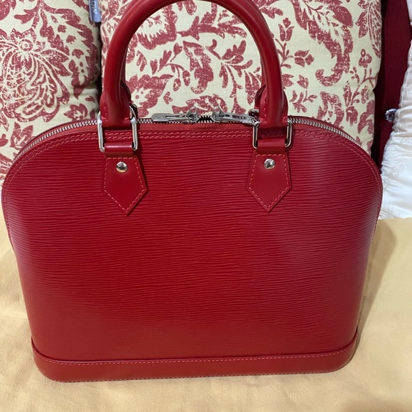 Authentic Louis Vuitton Alma red Epi leather - Picture 2 of 14